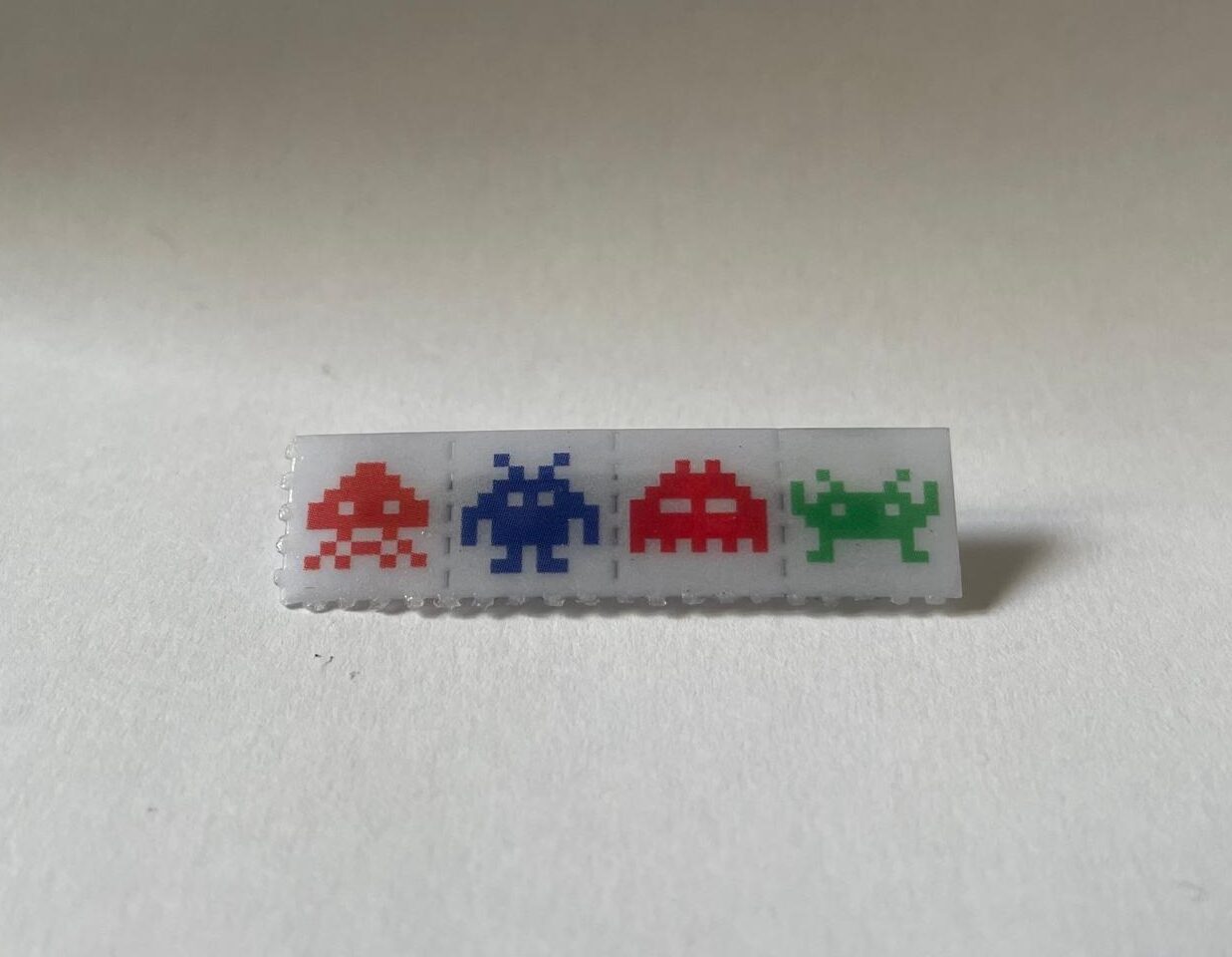 Broche Space Invaders White