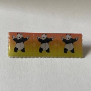 Broche Psychedelic Panda with Guns by Banksy Mini, 12 carrés